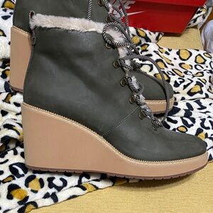 Toms Olive Lace Up Wedge Boots